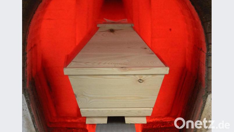 Mindestens 610 Unterschriften brauchten die Gegner des Krematoriums in Vohenstrauß, um das Bürgerbegehren anzustoßen. Acht Tage nach Auslegung der Unterschriftenlisten ist die benötigte Zahl der Stimmen überschritten. Bild: Thomas Frey/dpa