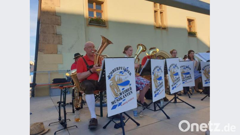 Die Oberpfälzer Weihermusikanten eröffnen den Serenadenreigen. Bild: exb