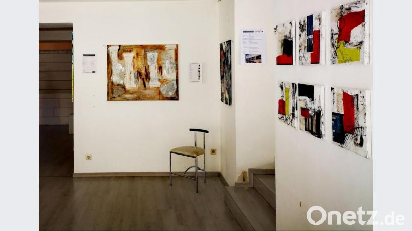 Ganz unterschiedliche Künstler aus dem Raum Schwandorf stellen derzeit in verschiedenen leerstehenden Ladenlokalen aus. Am 2. Juli kommen abends ab 18 Uhr alle in dem ehemaligen Geschäft "Insider" an der Neubäckergasse zusammen (unser Bild), wo im Mai der erste Kurzzeitgalerie-Abend stattgefunden hat. Nun folgt der zweite. Bild: Thomas Dobler