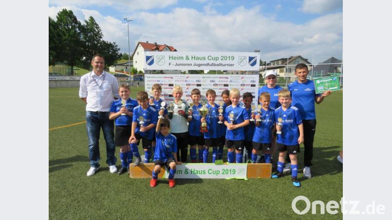 Die F 1 der SG Parkstein/Altenstadt/WN freut sich über über den Turniersieg beim Heim &amp; Haus-Cup. Bild: adj