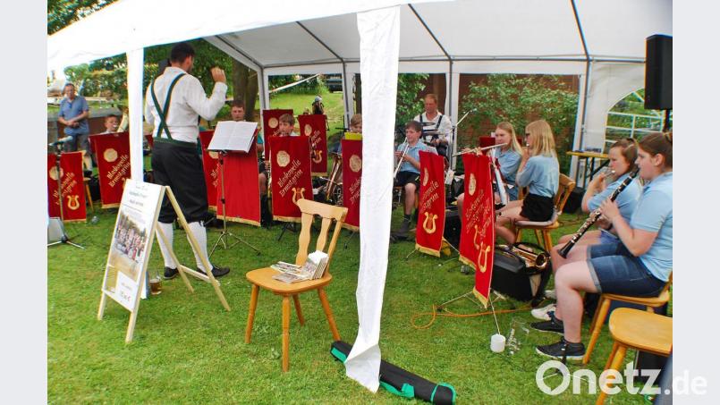 Auch die Nachwuchsmusiker zeigten ihr Können beim Gartenfest des Musikvereins Bild: exb