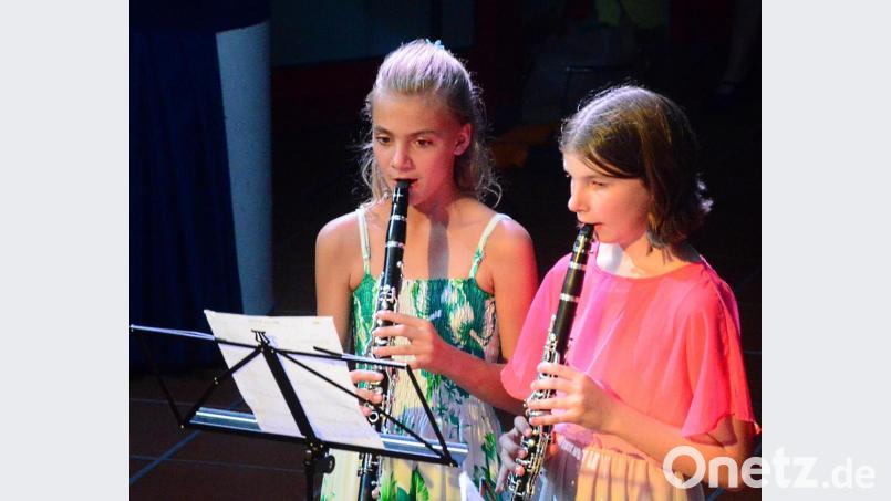 Das Klarinettentrio des Elly-Heuss-Gymnasiums zaubert ein wunderschönes &quot;Moon River&quot;. Bild: Kunz