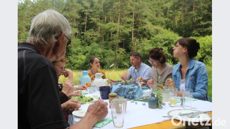 Frühstück im Grünen auf dem Demeterhof Michlbauer. Bild: kmo