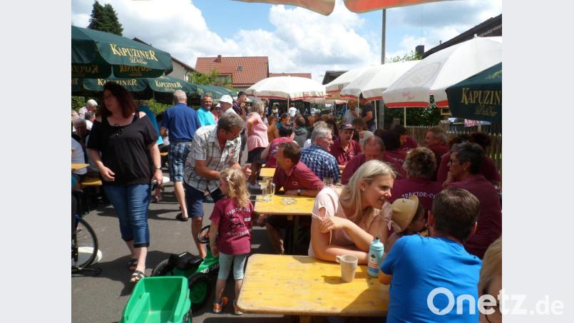 Bei sonnigem Wetter kamen viele Gäste in die Kösseinestraße zum Fest. Bild: soj