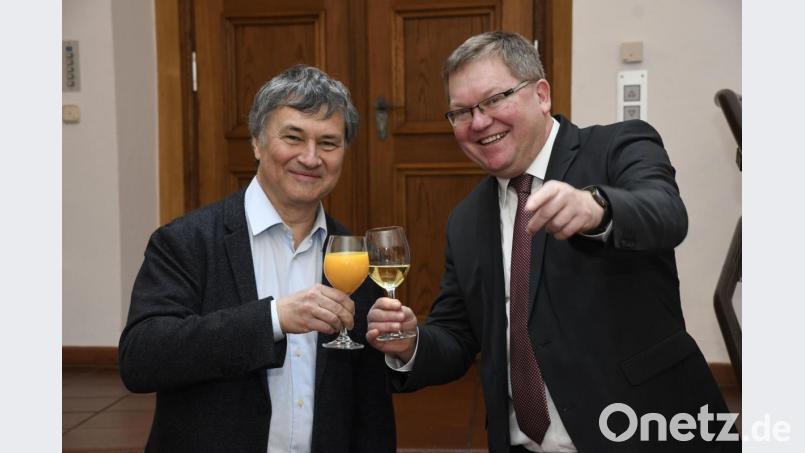 Der Amberger OB Michael Cerny (rechts) will auch den Landkreis Amberg-Sulzbach in die Zusammenarbeit bei der medizinischen Versorgung miteinbeziehen. Bild: Petra Hartl