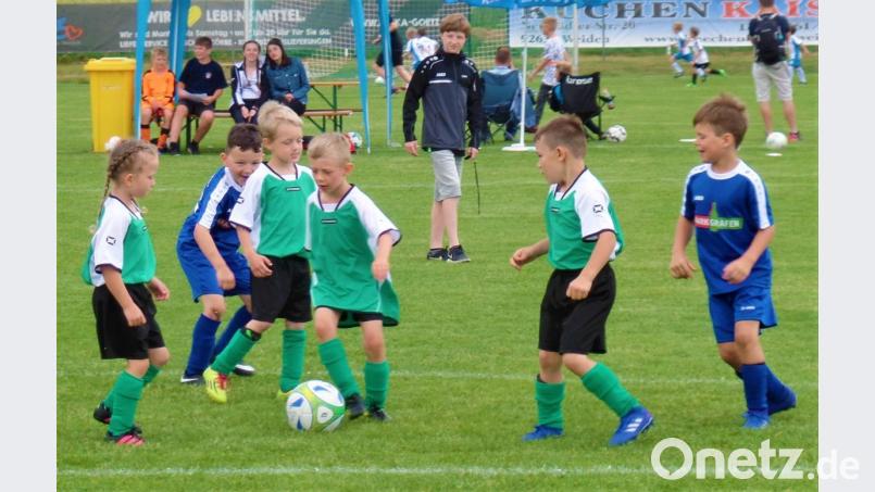 Am Ball bleiben heißt es für den Nachwuchs beim Kirwa-Cup in Kohlberg. Bild: jml