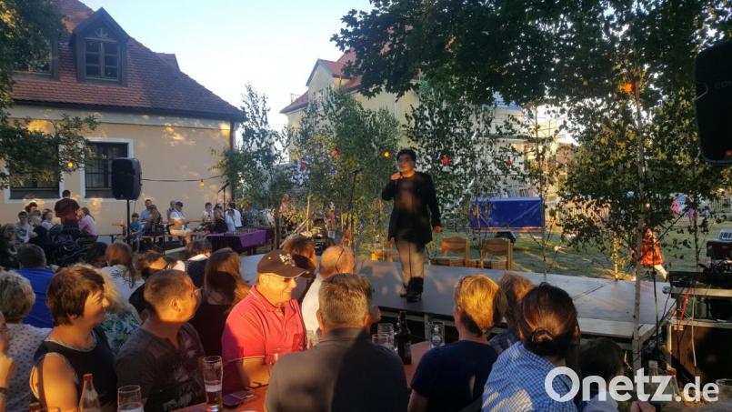 Viel los war beim Gartenfest in Schwarzenbach Bild: myd