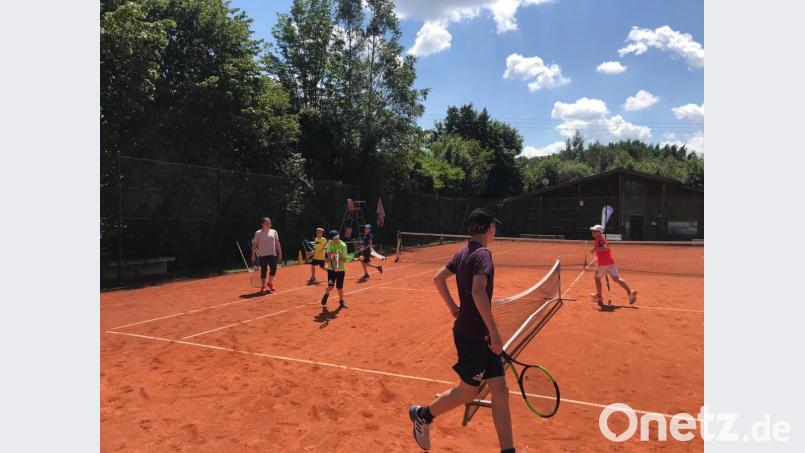 Taktik- und Motoriktraining prägten das Tenniscamp des TC Waldershof. Bild: exb