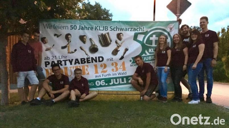 Seit 50 Jahren sorgt die KLJB dafür, dass sich in Schwarzach für die Jugendlichen &quot;was rührt&quot;. Das Jubiläum wird bei der Kirwa gefeiert. Bild: exb