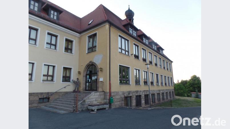 Die Marktgemeinde wird für den Neubau der Grund- und Mittelschule in den nächsten Jahren tief in die Taschen greifen. Bis 2022 sind dafür insgesamt 5,5 Millionen Euro im Investitionsprogramm vorgesehen. Bild: br