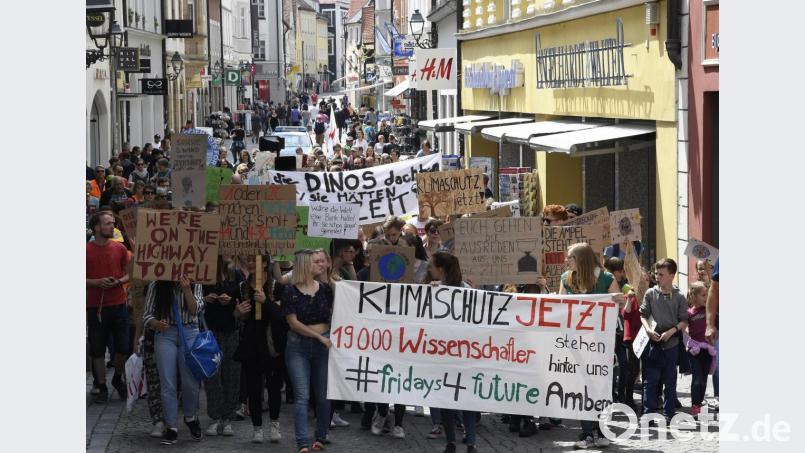 Die Ortsgruppe von &quot;Fridays for Future&quot; in Amberg möchte den Worten Taten folgen lassen. Sie organisiert eine Podiumsdiskussion im ehemaligen Ring-Theater. Bild: Petra Hartl