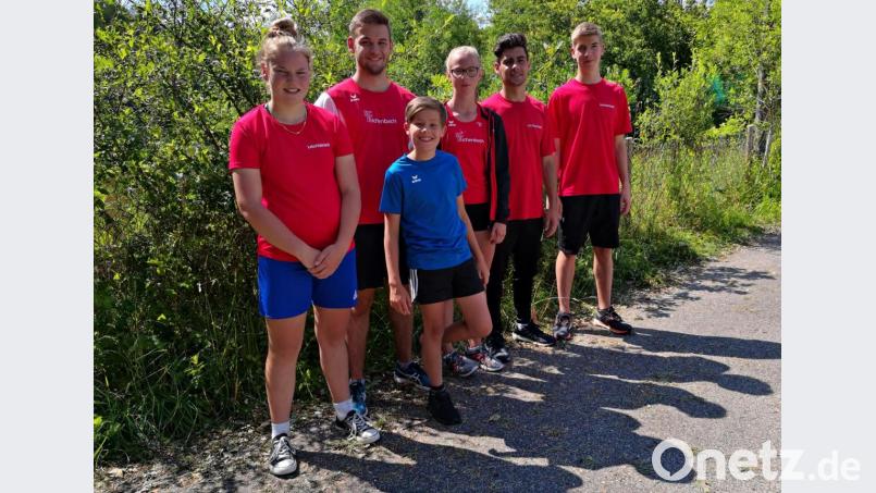 Die Eschenbacher Leichtathleten starteten beim Werfertag in Ochenbruck. Von links: Milena Gebhard, Paul Pöllmann, Lukas Wiedemann, Ronja Melzner, Adrian Sefa und Tim Reindl. Bild: jma