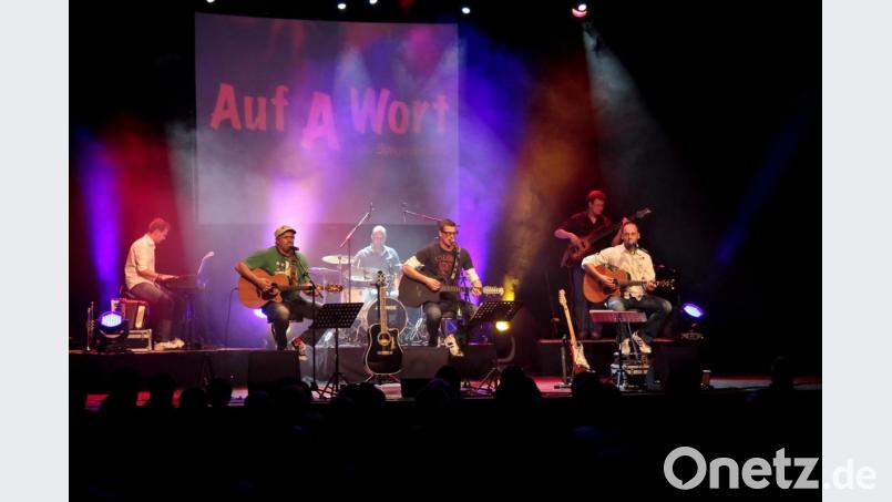 In den Neuen Gärten in Waldsassen spielt am 12. Juli die STS-Coverband „Auf A Wort“. Bild: exb