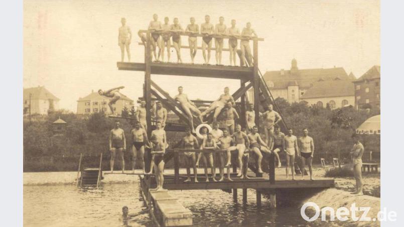 Ein Blick auf das Treiben im Amberger Hockermühlbad in den 1920er Jahren. Bild: Stadtarchiv/exb