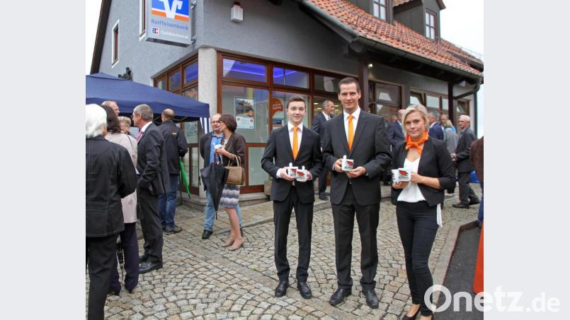 Groß gefeiert wurde bei der Raiffeisenbank in der Grenzgemeinde im September 2016. Anlass war der Abschluss der umfangreichen Sanierungsarbeiten an dem Bankgebäude. Eine nächste Feierrunde steht am Sonntag, 7. Juli, bevor. Bild: nm
