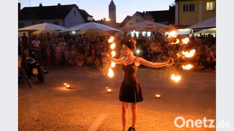 Zu einem Hingucker der besonderen Art wurde die Feuershow auf dem ehemlaigen Brauereiareal Bild: mab
