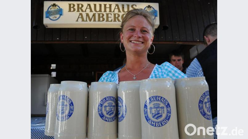 Eine Reminiszenz an die Bier-Tradition vergangener Tage. Die Marke Brauhaus ist in Amberg nur noch während des Bergfests präsent. Bild: gf
