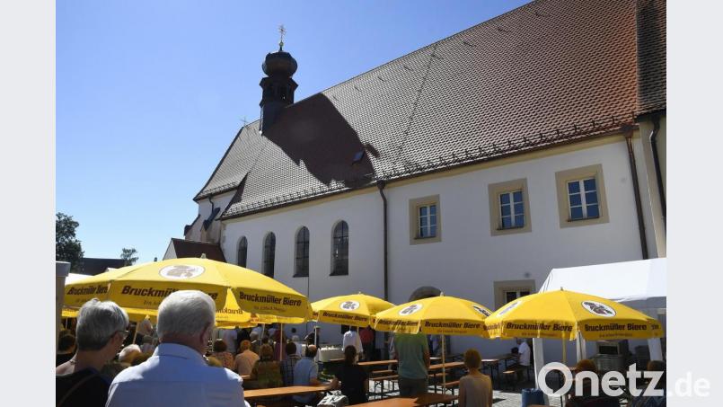 Festmesse zur Wiedereröffnung der Friedhofskirche St. Katharina Bild: Petra Hartl