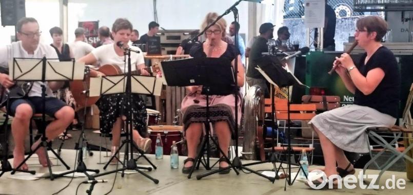 "Pfiffkas", die Gruppe aus der Gemeinde Birgland, gibt ihr Debut mit (von links) Alfred Gnahn, Agnes Hollweck, Agnes Guggenberger und Sandra Maderer. Bild: no