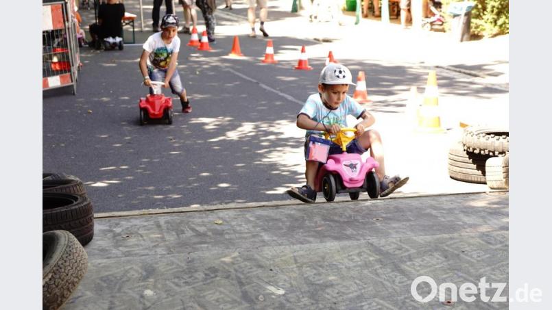 Das Bobby Car ist in seiner Beliebtheit nicht zu schlagen. Große und kleine Kinder erfreuen sich an dem unverwüstlichen Spielgefährt Bild: bkr