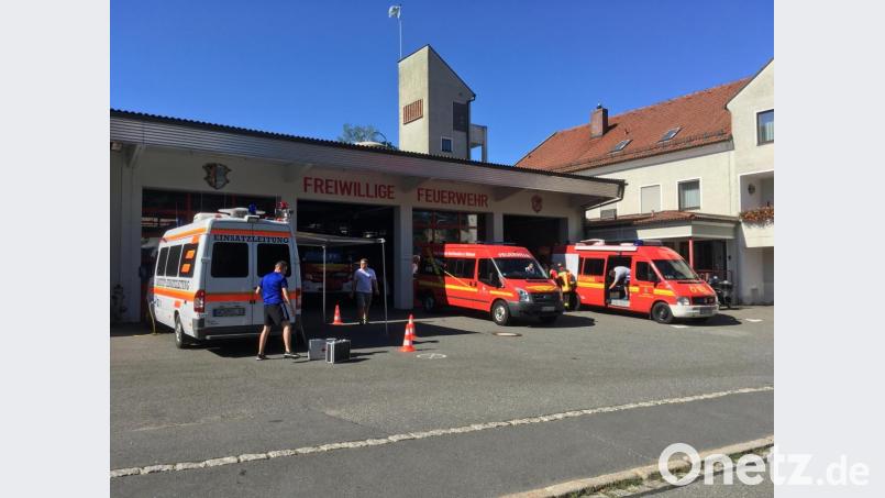 Polizei und Rettungskräfte suchten in Neustadt nach der seit Mittwoch vermissten 16-Jährigen. Bild: Gustl Beer