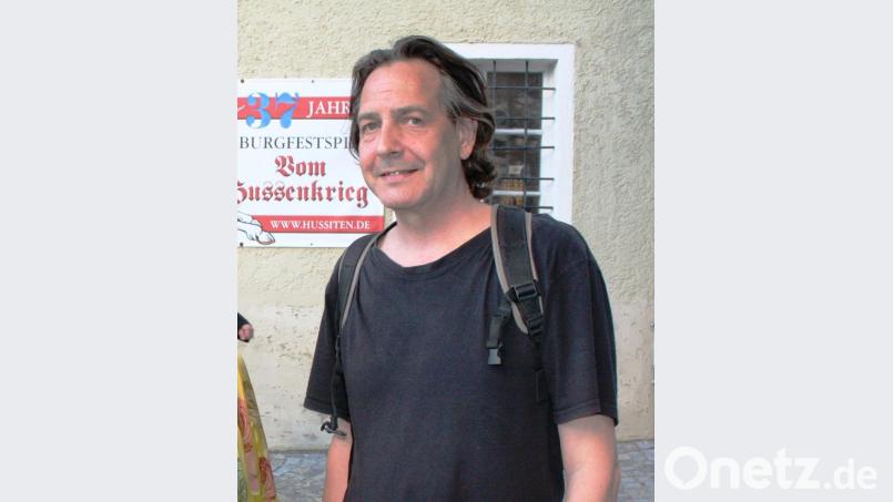 Regisseur Cornelius Gohlke freut sich über den gelungenen Premierenstart der 37. Neunburger Festspielsaison. Bild: lg
