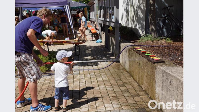 Wasser, kühles Wasser war von Kindern gern gesehen Bild: bkr