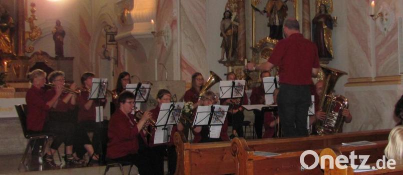 Der evangelische Posaunenchor begeistert mit Stücken von alten Meistern wie Händel genauso wie mit "Jesus Christ you are my life", das bei Weltjugendtagen gesungen wird und auch bei der Ministrantenwallfahrt nach Rom erklang. Bild: sei