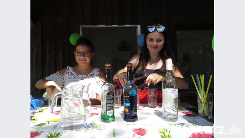 Bei den Jugendlichen gab es Cocktails. Bild: ubb