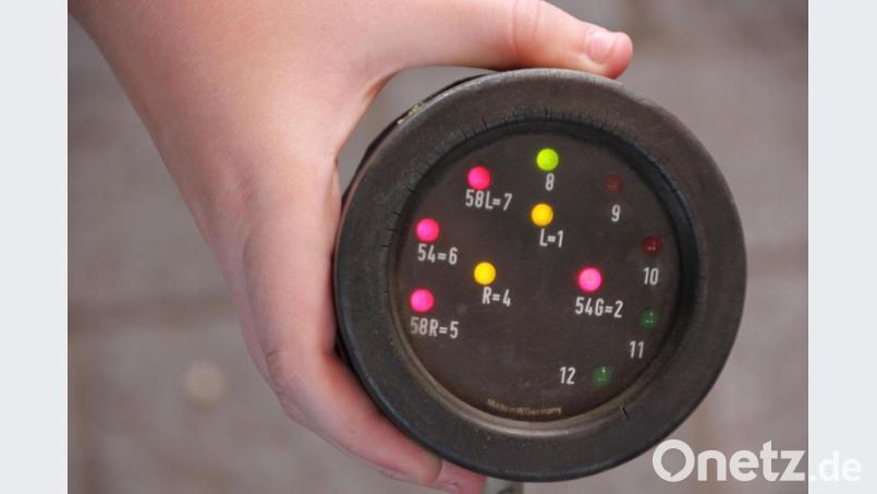 In der Fachwerkstatt sollte von Zeit zu Zeit die elektrische Anlage der Anhängerkupplung mit Hilfe eines Prüfsteckers kontrolliert werden. Bild: kro