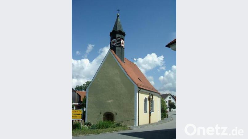 Die Weiherer feiern aus gutem Grund seit 1838 am ersten Juli-Wochenende ihre Kirwa: Ihre Dorfkirche Mariä Opferung wurde am 9. Juli 1838 von Weihbischof Bonifatius geweiht. Die entsprechende Urkunde wurde bei der letzten Renovierung im Jahr 1995 durch Zufall im Altarstein des Hochaltars gefunden. Bild: u