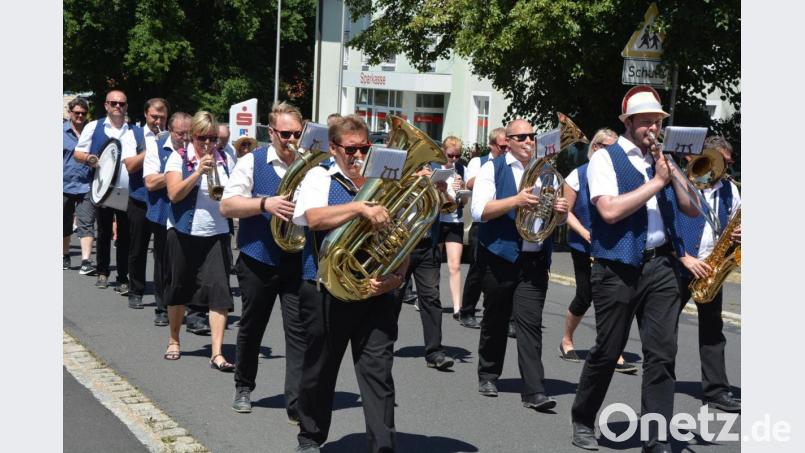 Die Stadtkapelle Kupferberg begleitete den Festzug musikalisch. Bild: jr