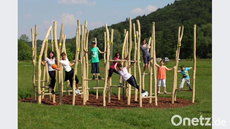 So wie im Motorikpark von Gamlitz (Österreich) könnte es bald im Neunburger Stadtpark ausschauen, wenn der &quot;Orientierungswald&quot; realisiert wird. Derzeit läuft die Ausschreibung. Bild: exb/TV Gamlitz/Edi Aldrian