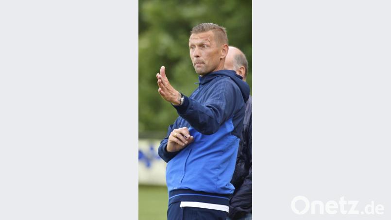 Andreas Scheler lässt seine Spieler der SpVgg SV Weiden in dieser Woche noch einmal ordentlich schwitzen. Bild: zg