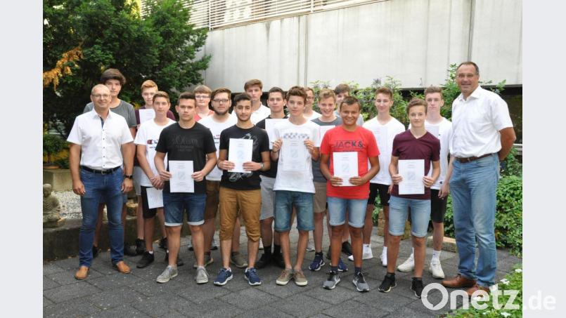 Die 19 Schüler aus den verschiedenen Wahlpflichtfächern werden bei der „Bestenförderung“ für diese noch freiwillige Abschlussprüfung ausgewählt. Bild: exb