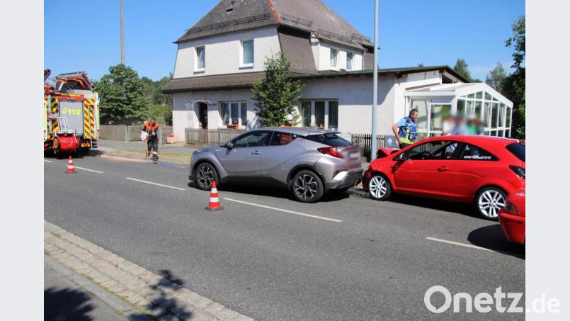 Unfallstelle mit Feuerwehr Bild: jma