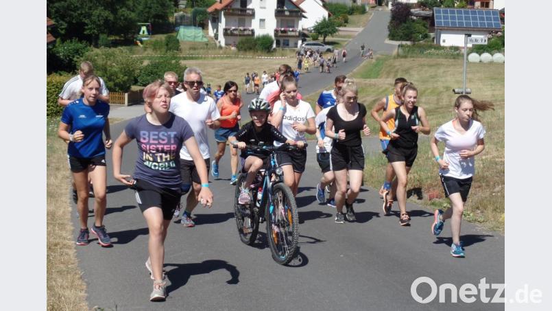 Wer nicht will, muss nicht laufen. Auch Nordic Walker und Spaziergänger sind willkommen. Bild: br
