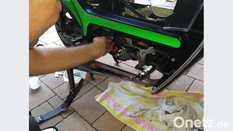 Die Simson-Fahrer aus Schwarzenbach bleiben am Großglockner hängen, erreichen aber immerhin noch Italien. Bild: exb