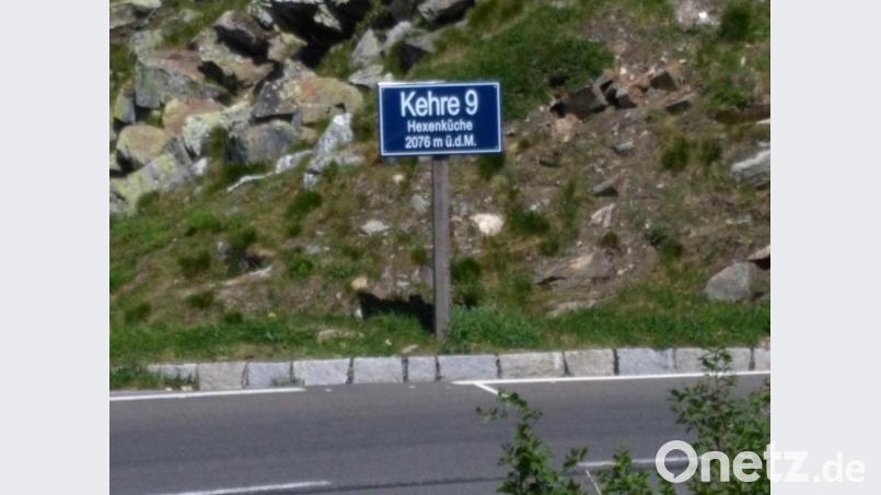 Die Simson-Fahrer aus Schwarzenbach bleiben am Großglockner hängen, erreichen aber immerhin noch Italien. Bild: exb