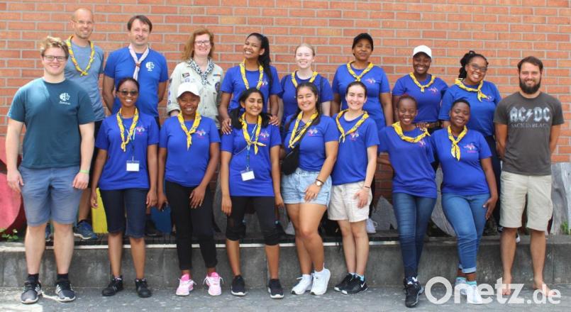 Die Rupert-Egenberger-Schule freute sich sehr über den Besuch der südafrikanischen Pfadfinderinnen, die derzeit in Regensburg sind. Bild: Ehbauer, Theresa/exb