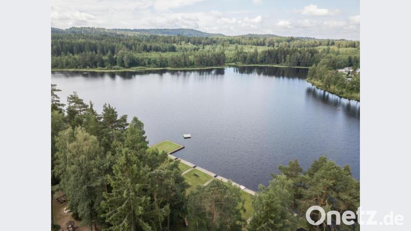 Am Großen Weiher bei Plößberg kam es am Mittwochnachmittag zu einem tödlichen Badeunfall. Bild: dtr