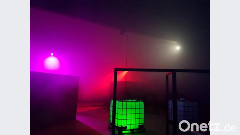 Beim ersten Lichttest wird klar, wie schnell sich eine Halle in eine andere Welt verwandeln kann. Bild: exb