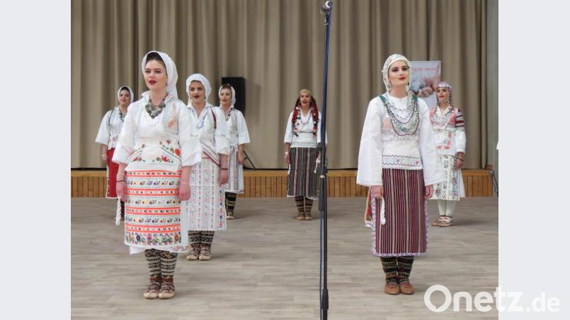 Am Bürgerfest Waldsassen gibt es ein seltenes Schmankerl. Erstmals werden zwei Serbische Tanzgruppen auftreten, die Folklore aus dem ehemaligen Jugoslawien zeigen. Die jungen Leute sind Profis und zeigen tänzerische Höchstleistungen. Bild: ubb