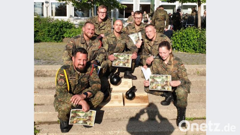 Das Team aus Oberviechtach (von links) mit Oberstabsfeldwebel Piller, Oberleutnant Bussemer sowie den Oberstabsgefreiten Wölfel, Hauk, Trokmann, Fischer und der Obergefreiten Martin. Bild: exb/Bundeswehr