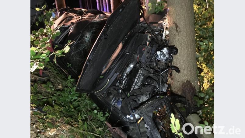 Als die Polizei den Audi in der Nähe von Flossenbürg findet, ist dieser nur noch Schrott. Bild: Beer