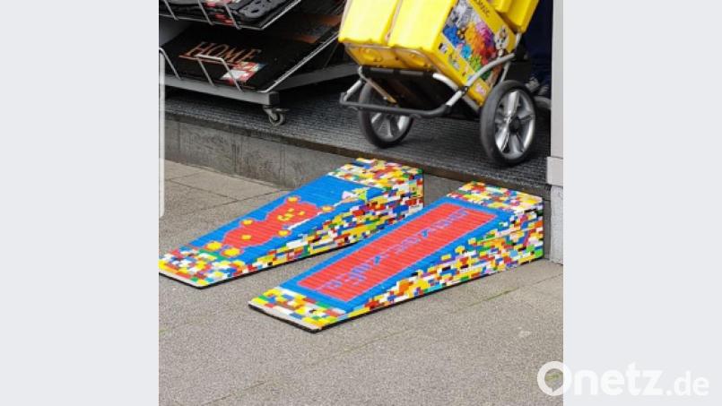 In Bielefeld gibt es die Legorampen für Rollstuhlfahrer schon. Bild: Legorampen für Rollstuhlfahrer, Bielefeld