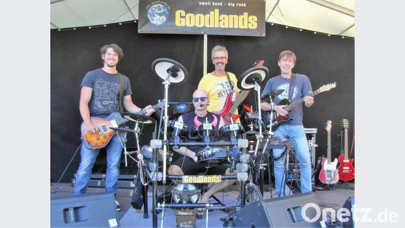 Wer nach dem Schloßberglauf noch nicht völlig ausgepowert ist, kann nach der After-Run-Party mit der Band „Goodlands“ abrocken. Bild: hl