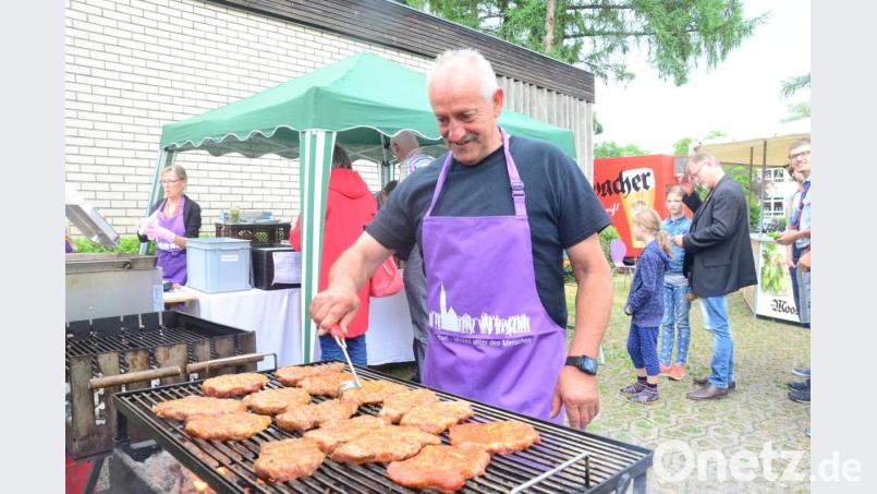 Beim Michaelsfest halfen alle Gemeindemitglieder zusammen. Bild: Kunz
