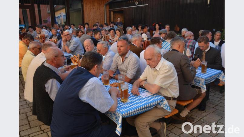 Über 130 CSU-Mitglieder, Freunde und Gäste waren am Freitagabend zur Nominierungsversammlung zu Zoigl-Oppl gekommen. Bild: jr