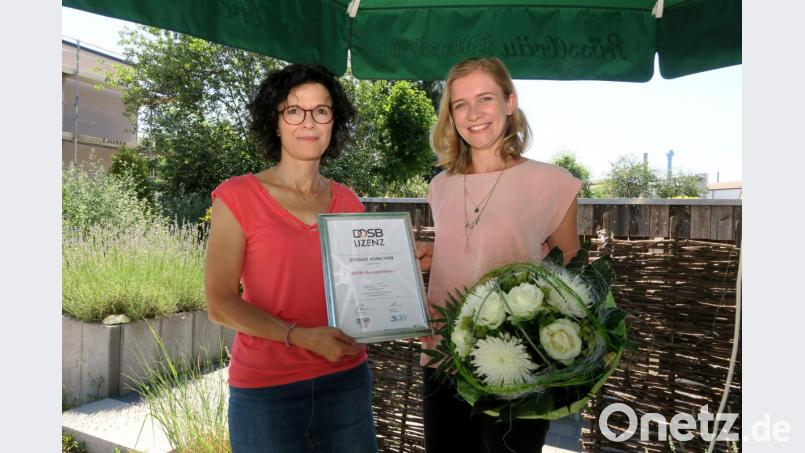 Stefanie Hofrichter aus Fensterbach (rechts) verstärkt das Team der Übungsleiter der Gymnastikabteilung des ASV Fronberg. Bild: Hirsch